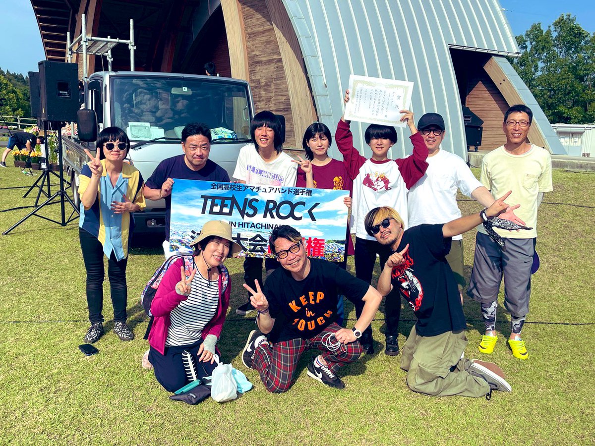 hidakatoru's tweet photo. 島根→鳥取2日間3LIVEありがとうでした！両親の地元山陰で濃厚な時間を過ごせて最高でした、9月までにはアルバムをこさえて、またスターベムズで帰って来れたらと思います✊

次回は月末に京都大作戦前夜祭でガタカです、お楽しみに！

https://kyoto-https//kyoto-daisakusen.kyoto/23/yoiyama/ https://t.co/0KcOnYo2iF