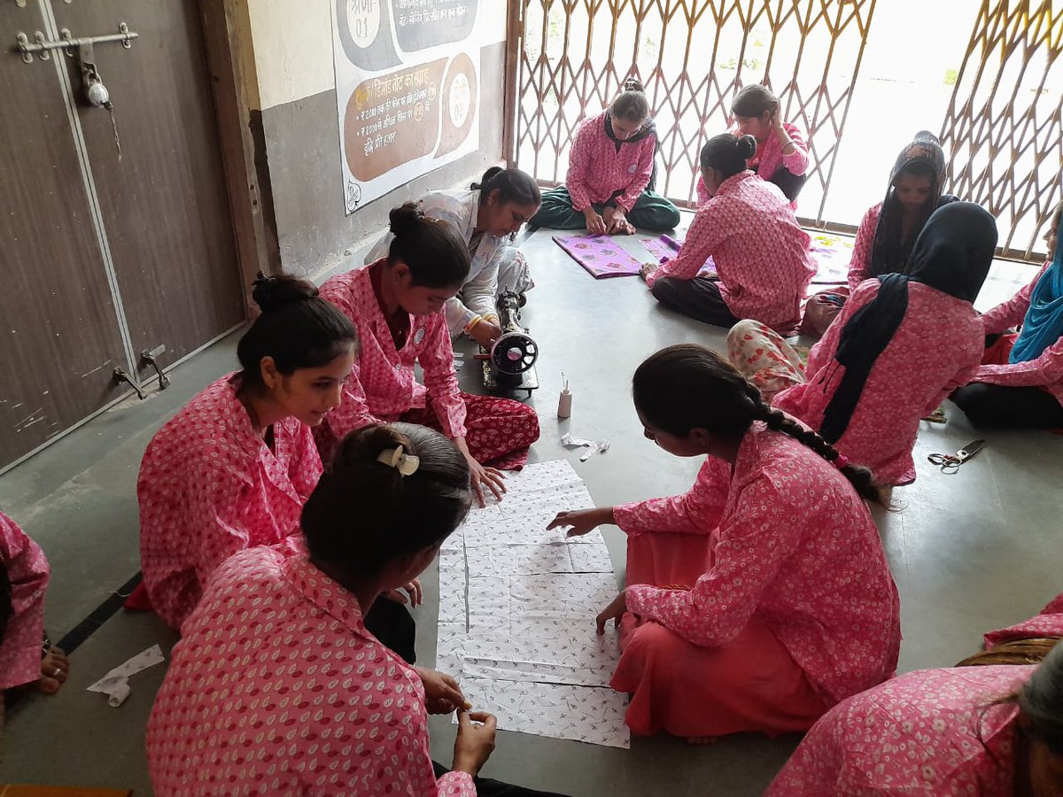 RSKSINDIA's tweet photo. Sewing skills!!!
RSKS team members are teaching rural girls and women sewing skills through practical as well as theoretical sessions. Through this training they will become self reliant.
#rsks #sewing #skills #practical #rsksindia https://t.co/qIo6lQuNnP
