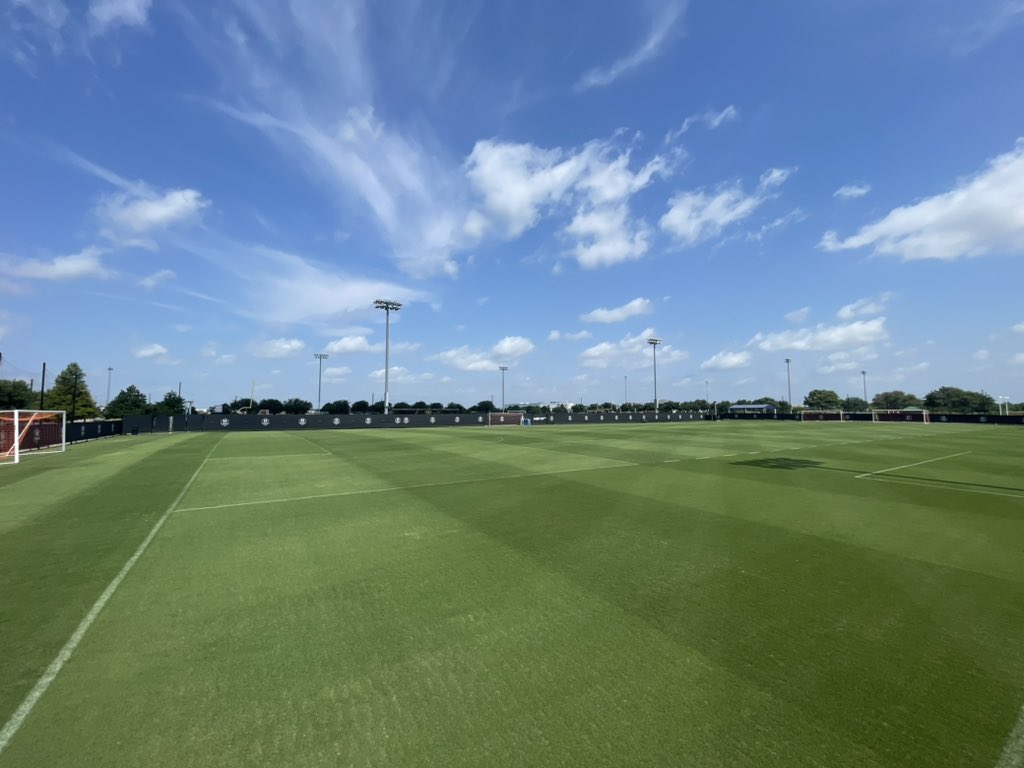 mitmateja1's tweet photo. Nice start to Father’s Day. Getting a mow and some water out before it gets hot! #DashTurf https://t.co/CEKjCv8wsz