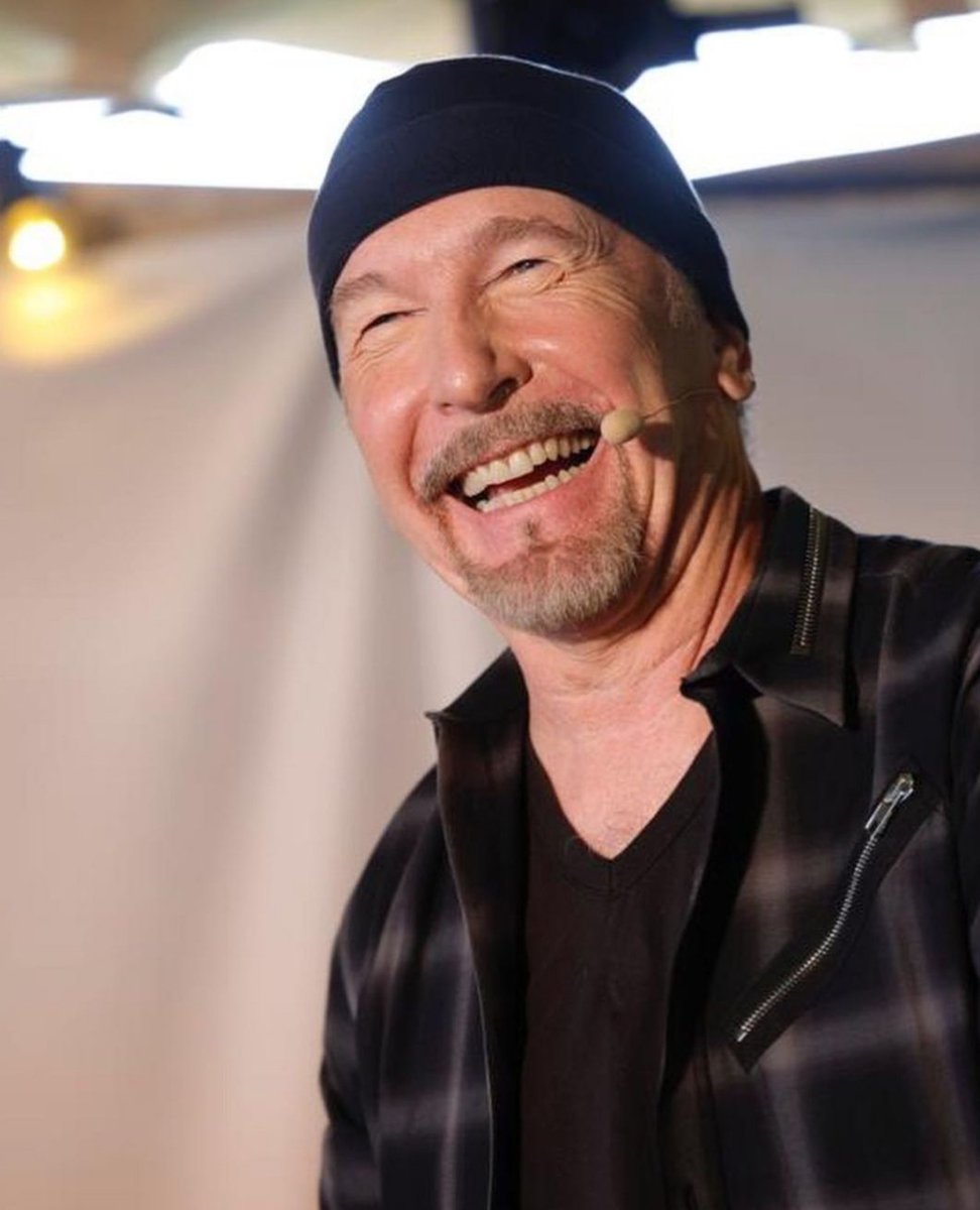 febottini's tweet photo. "The scientist of the band." 💫

@U2 #U2 #TheEdge #DBF2023 

📸 @dalkeybookfest https://t.co/Vlcwp4nWqY