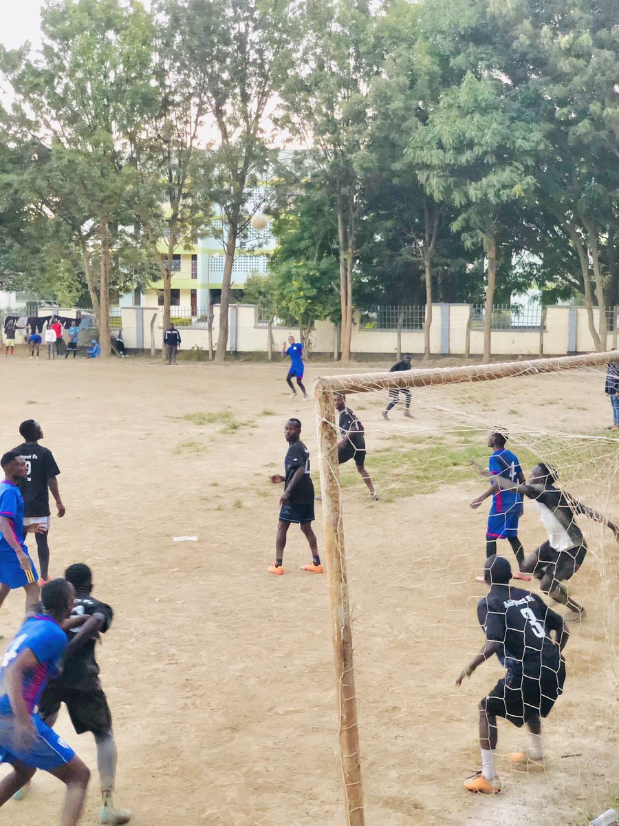 Muso_updates's tweet photo. Chuo kikuu Mzumbe wameibuka na ushindi wa mabao 6 kwa 1 dhidi ya Airport Fc
Vamos🏅 https://t.co/M8QgAnRZVq