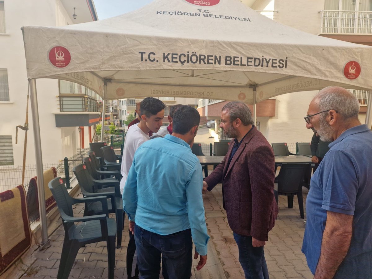 zafercoktan's tweet photo. İlçemizde yaşanan elim zehirlenme olayında hayatını kaybeden Sabancılar ailesine taziye ziyaretinde bulunduk. Mevla rahmet eylesin mekanları cennet olsun 🌹 https://t.co/4tzIq3wOjW