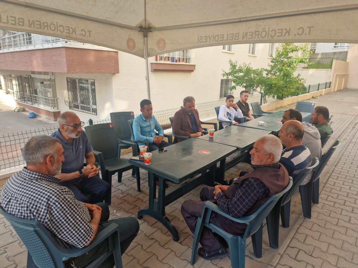 zafercoktan's tweet photo. İlçemizde yaşanan elim zehirlenme olayında hayatını kaybeden Sabancılar ailesine taziye ziyaretinde bulunduk. Mevla rahmet eylesin mekanları cennet olsun 🌹 https://t.co/4tzIq3wOjW