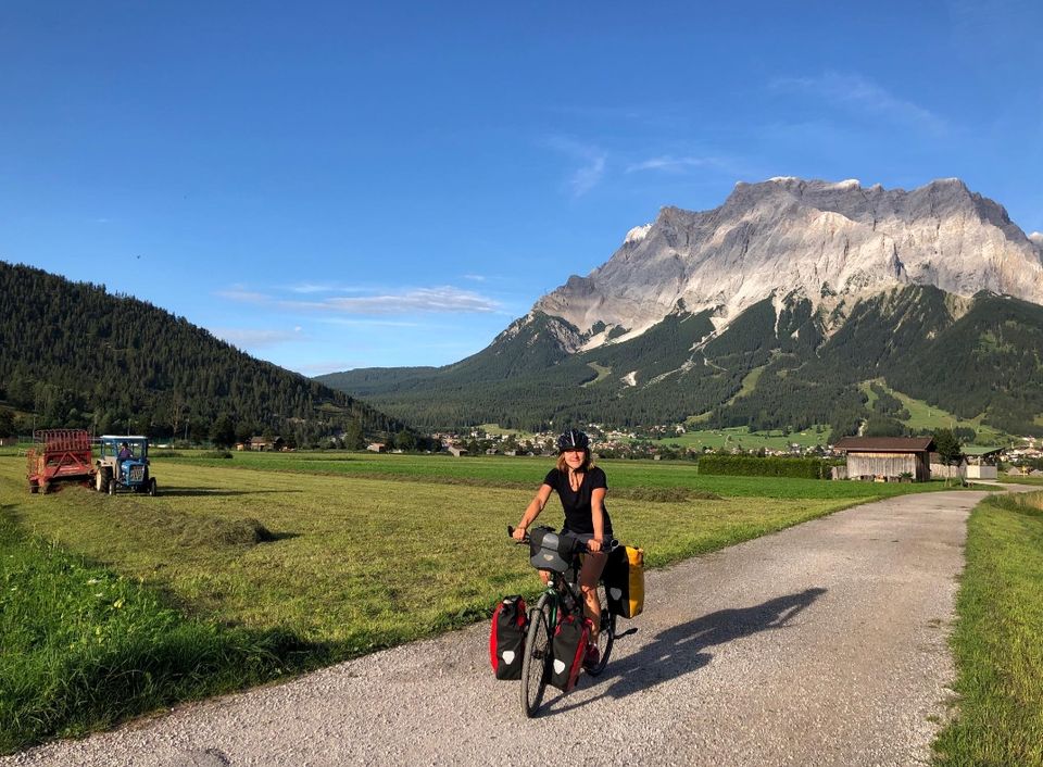 Mo., 19 Uhr in #Taucha b. Leipzig: "Mit dem Rad allein von Istanbul nach Leipzig" - Reisevortrag von Juliana Klengel vom <a href="/ADFC_Leipzig/">ADFC Leipzig</a>. Mehr Infos: klima-initiative-taucha.de/Stadtradeln-Ta…