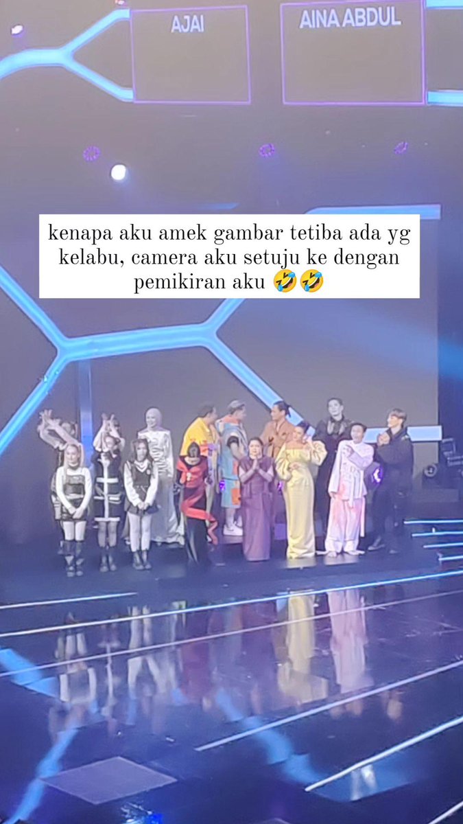 NizamXyzafien's tweet photo. awal tadi amek gambar tetiba ada effect kelabu.. last2 betul2 tersingkir dek 😅😅 maaf la xde improvement langsung.. menyanyi syok sendiri dek.. hahaha 

#bigstage2023
#bbnu https://t.co/qjTadyfdu8