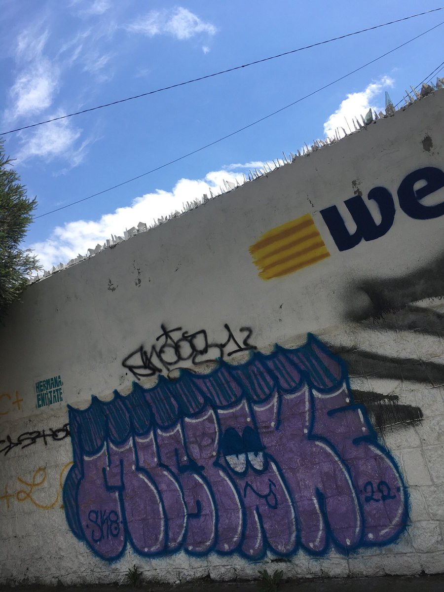 🌞🐰🌚
✌🏼 
.
.
#quito #ecuador #graffitistyle  #streetphotography #graffiti #bombing #streetart #graffitiecuador #streetartecuador #graffitiphotography #quitocalle  #tags #graffitimagazine #nft #topgraffiti #globalstreetart #magazine #grafffunk #topstreetart #ilustraecuador 🔻