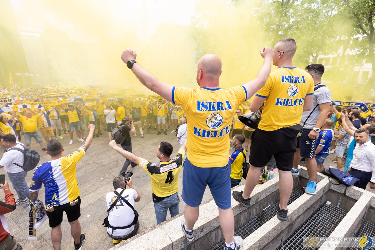 CKsportpl's tweet photo. ZACZYNAMY FINAŁ LIGI MISTRZÓW!!!
ZAPRASZAMY NA LIVE: https://t.co/vd4gdkrq7J
---------------
Partnerami FINAL4 RAPORT portalu https://t.co/K4sOfRZEL8 są #klankoptyk, #OsiedleGrabina, #icproject i #odzywkidlasportowcow. https://t.co/N01mbOmTcO