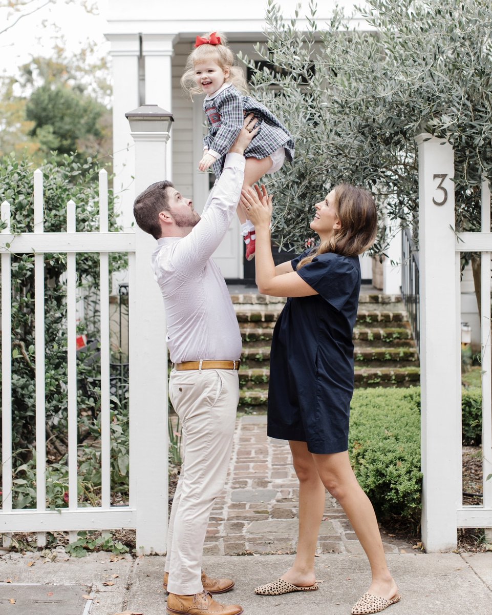 Happy Father’s Day, to the wonderful men out there who cause smiles like this on the faces of those who love them. ❤️
How are y’all celebrating the dads in your life today? 

.
.
.
.
.
#familyphoto #familyphotographer #creativityfound #dowhatyoulove #exploretocreate #entrepreneur