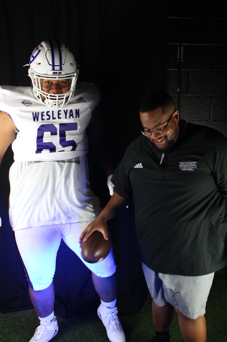 I’m a current student-athlete at @KyWesleyan i also do photography on the side and have been doing visit pics for the team. I’m available for any high school athletic team in the Owensboro/Western Kentucky/Nashville area. Can work with your budget!
