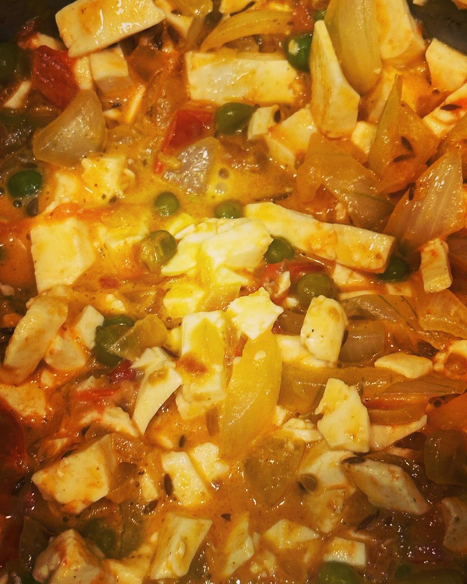 gssahni's tweet photo. ๐ธ๐จโ๐งโ๐ฆ #fathersday #sunday #dadscooking #veganfood #madefromscratch
On this Father's Day, I find myself reflecting on the many blessings in my life. At the heart of it all are my incredible daughters . You fill each day with joy, love, and a sense of wonder that reminds me of the magic in everyday moments. Each one of you has enriched my journey as a father, and for that, I'm forever grateful.
To my wonderful wife, my rock in the tumultuous sea of parenting - thank you for being my constant. Your love and support are the pillars of our family. And the cake you baked, well, it was nothing short of perfection, a testament to the love you put into everything you do.
My dear daughters , those cute cards you made for me, filled with your innocent art and heartfelt words, are treasures I'll cherish forever. Each drawing, each message, is a precious memento of this stage of our lives.
I also want to extend my gratitude to the pillars of my own upbringing. To my own father, who provided the blueprint for my journey as a dad, and to my father-in-law, who raised an extraordinary woman who I'm proud to call my wife.
In the words of Harvard Professor, Henry Louis Gates Jr., "A father's words are like a thermostat that sets the temperature in the house." As fathers, we have the unique responsibility and privilege to create a warm, loving, and nurturing environment for our children. Here's to all the fathers and father-figures out there, striving to do just that.
Happy Father's Day - thx ๐ to my kids, my loving wife, and to the remarkable fathers & father figures in my life. This isn't just my day; it's our day - a celebration of our shared love, lessons, and the imprints we leave on each other's hearts. ๐
#FathersDay2023 #BlessedDad #familyiseverything #chardikala #ekpitaekaskehambarik