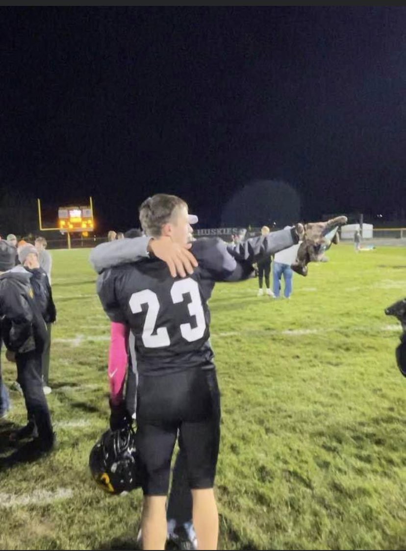 Happy Father’s Day to the man that I look up to the most. <a href="/Dinksfam7/">Alex Dinkla</a> deserves all the love today! Thank you for being my role model. Love you dad