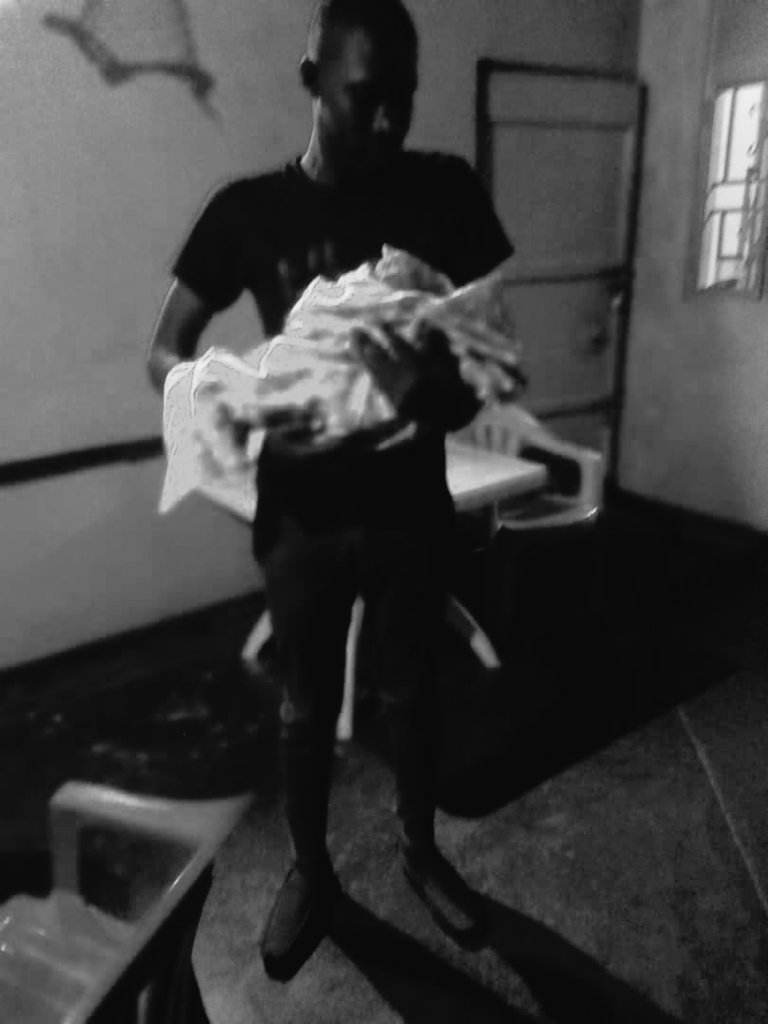 Kityomical's tweet photo. Show me a father🧔 Happy father's day https://t.co/Aqqz6Zd4AD