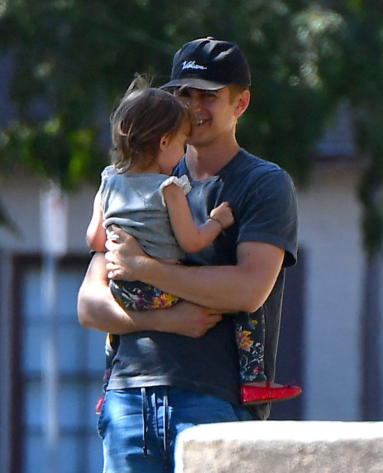 Happy Father’s Day to this sweet, awesome daddy!! 👨‍👧❤️😍❤️🥰#HaydenChristensen #girldad #HappyFarthersDay