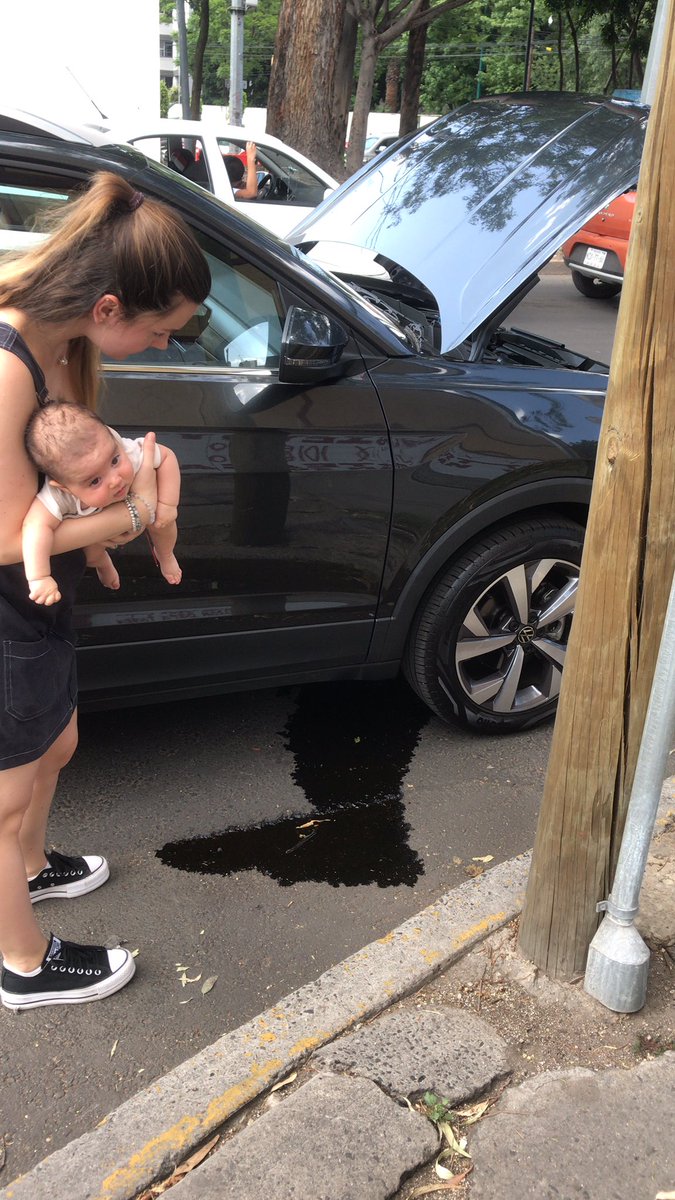 misterpumas's tweet image. La pesadilla de un padre comprando @Volkswagen_MX

En febrero de este año, decidí comprar una camioneta Volkswagen modelo Taigun 2023, a mis 35 años, era el primer carro que me compraría por mi mismo, debido a que me convertiría, en ese entonces, en padre de familia de mi…