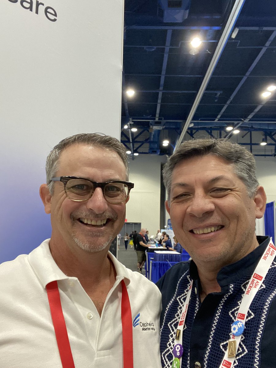 DrAlfredoTorre1's tweet photo. Great to see former @Marojasl and Greg Whitlock and current @orcinus26 and @JacobStockton16 lab members and trainees #ASMicrobe @UTMBGSBS https://t.co/IfeY7Ao1cO
