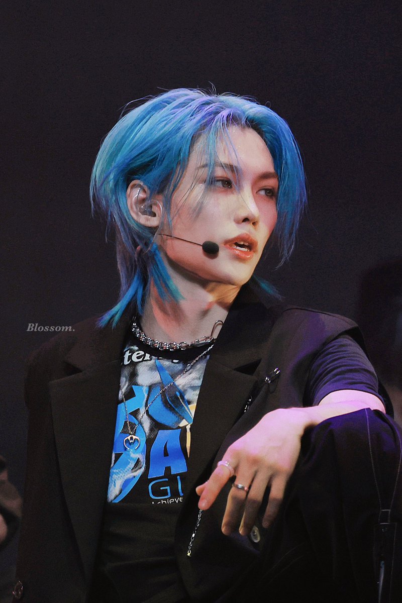 Blossom_0915's tweet photo. 𝟮𝟯𝟬𝟲𝟭𝟲 🖤🩵

#StrayKids #스트레이키즈 #Felix #필릭스 https://t.co/19PQZUbeRs