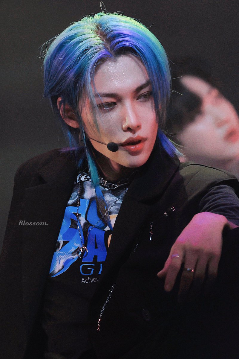 Blossom_0915's tweet photo. 𝟮𝟯𝟬𝟲𝟭𝟲 🖤🩵

#StrayKids #스트레이키즈 #Felix #필릭스 https://t.co/19PQZUbeRs