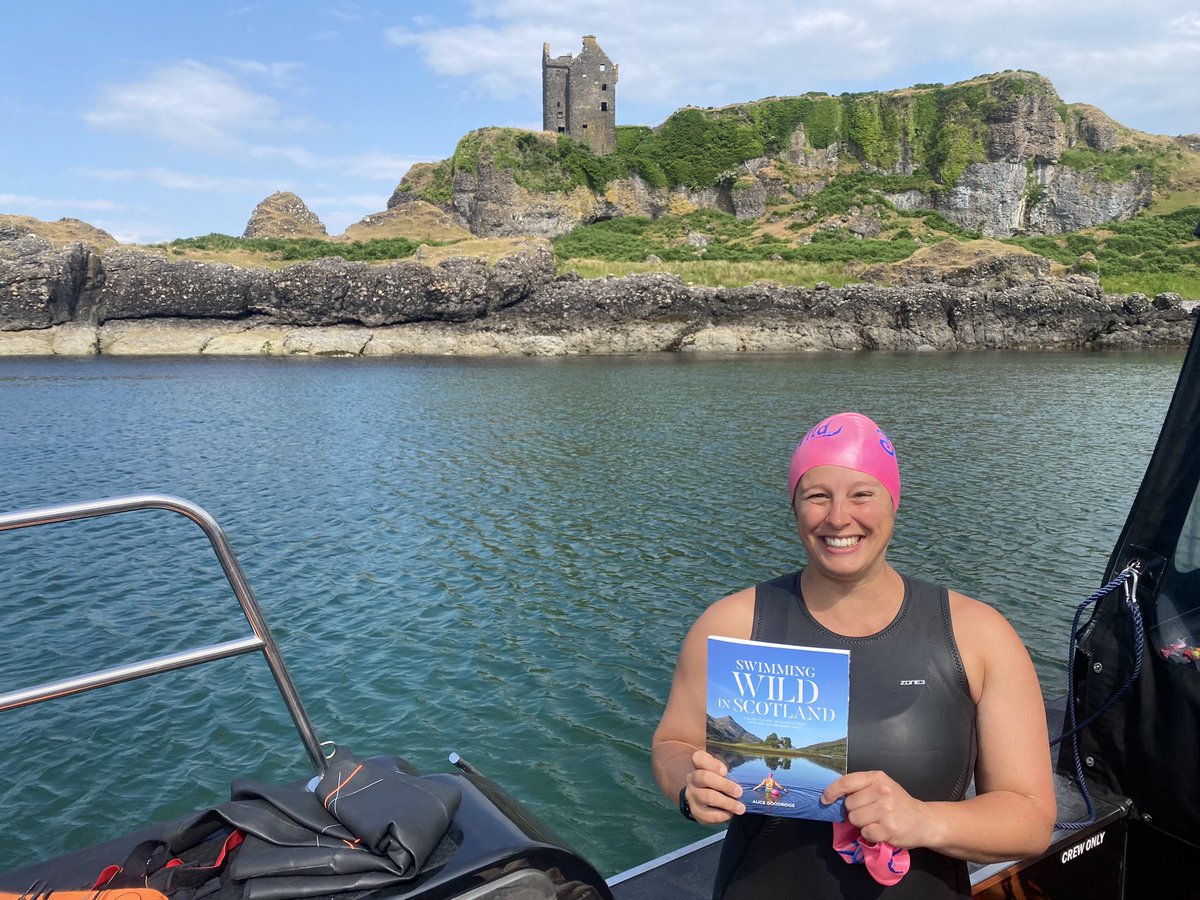 Lovely to have @SwimWildUK on the boat for some swim adventures this weekend. 

Very grateful for a copy of her new swimming guide book. A lovely addition to our onboard library. If you’re into swimming then get a copy here 👇

swimwilduk.com/product/swimmi…