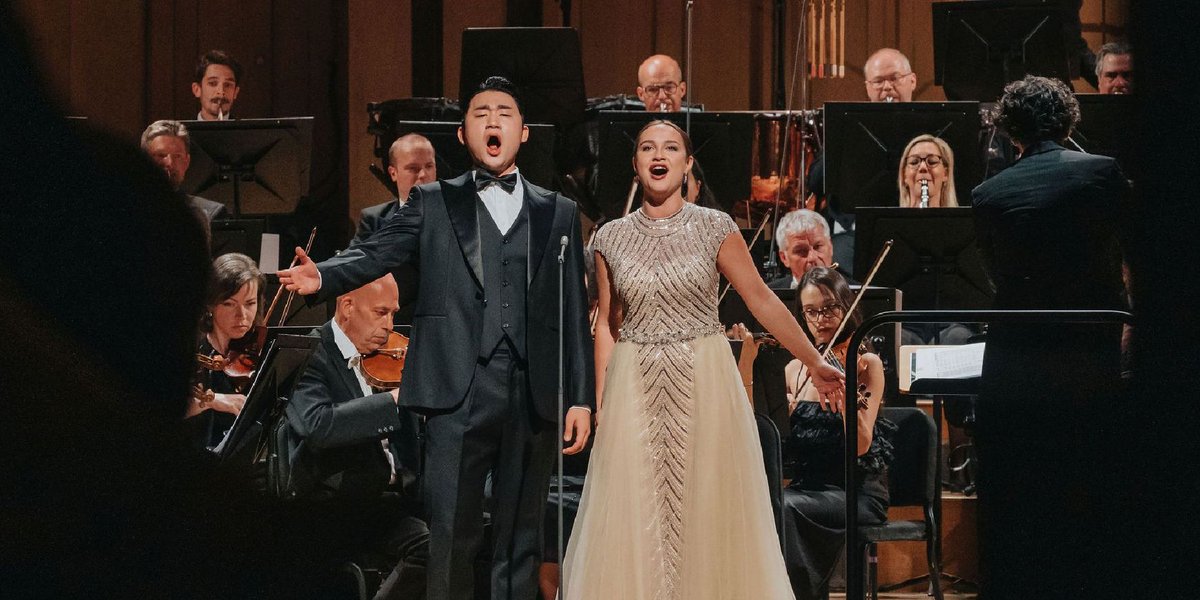 LaClassicaRadio's tweet photo. Win dankzij La Classica een CD van de Koningin Elisabethwedstrijd Zang. De mooiste momenten van deze wedstrijd zijn verzameld op de exclusieve CD "Voice". Surf naar https://t.co/6hWSLWWuqa en maak kans op een felbegeerd exemplaar! https://t.co/lVoaZlG5Bu
