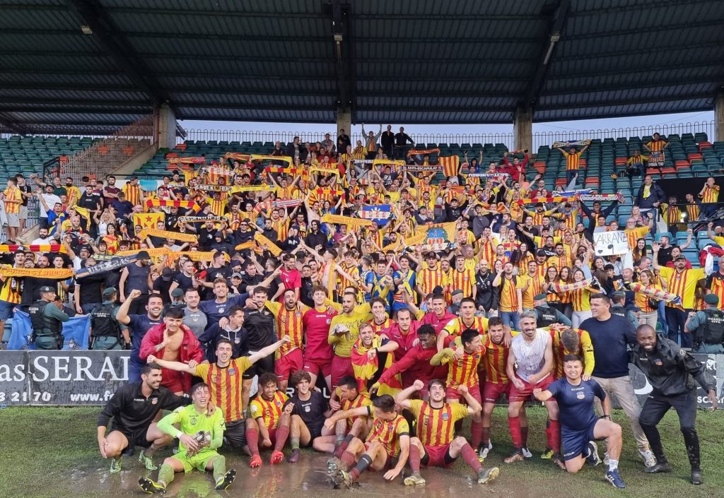 🔝 Ara a l'#EnJocTV reviurem l'ascens de la @uesantandreu a Salamanca 💛❤️

Quina tarda vam viure! 😍

🎙️ A les teles locals i a @laxarxames