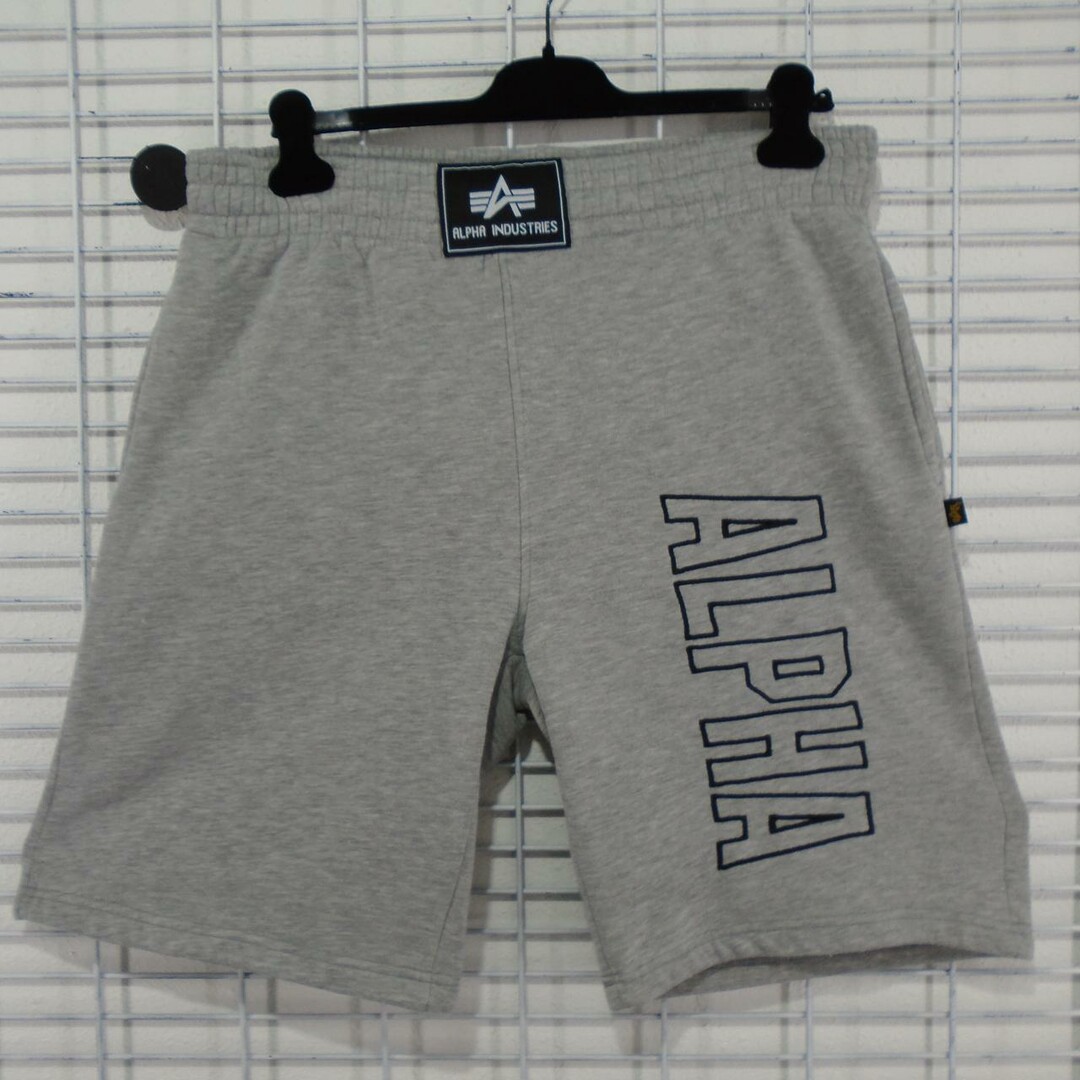 🆕 Men's Shorts Alpha . Grey. L. Used. Good

💸 15.00 EUR

👉 outletdejavu.com/products/mens-…

#vintage #preloved #outletdejavu #coolclothes

#circularfashion #outletdejavu
