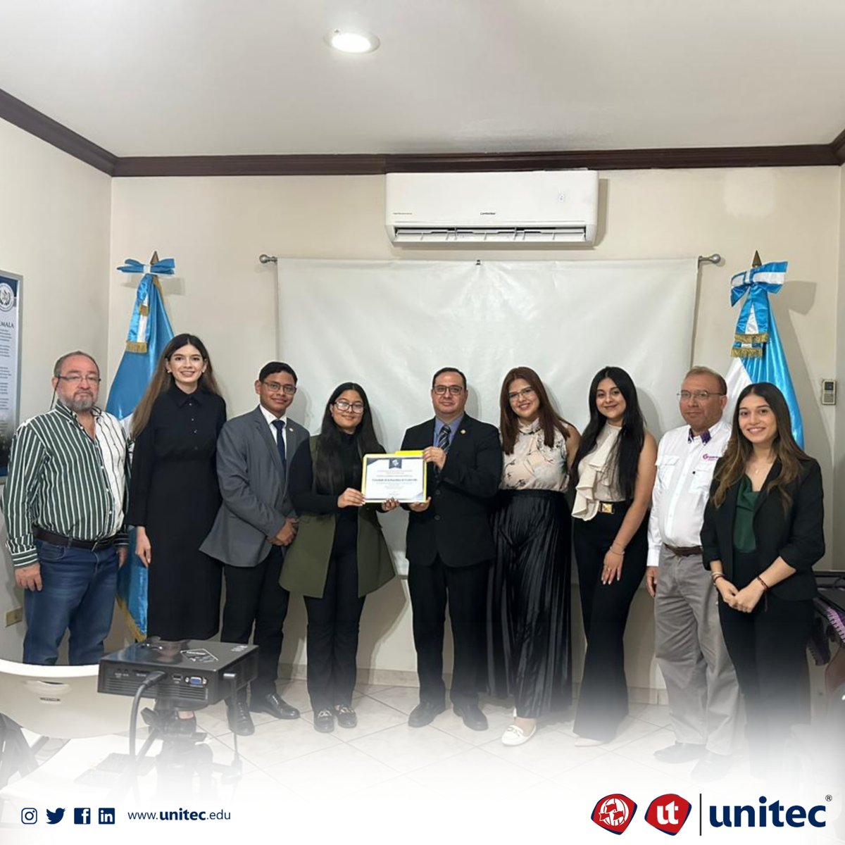 RRIISPS's tweet photo. 📍El pasado viernes 16 de junio, tuvimos el privilegio de visitar el Consulado General de la República de Guatemala 🇬🇹 en San Pedro Sula, Honduras. 
Agradecemos al Honorable @ConsuladoGT_SPS  🇬🇹 por su cálido recibimiento, esperamos seguir creando estos espacios de participación. https://t.co/TBxrCjfG18