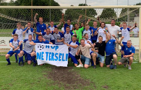 Netersel bekroond seizoen met promotie. Riethoven daalt af naar de 5e klasse.
amateurvoetbaleindhoven.nl/netersel-bekro…