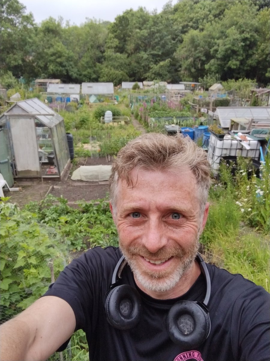 Still waiting for rain relief up here! <a href="/runningpunks/">Running Punks</a> slow and short for VRC Sunday with uplifting All Away Lou for listening pleasure