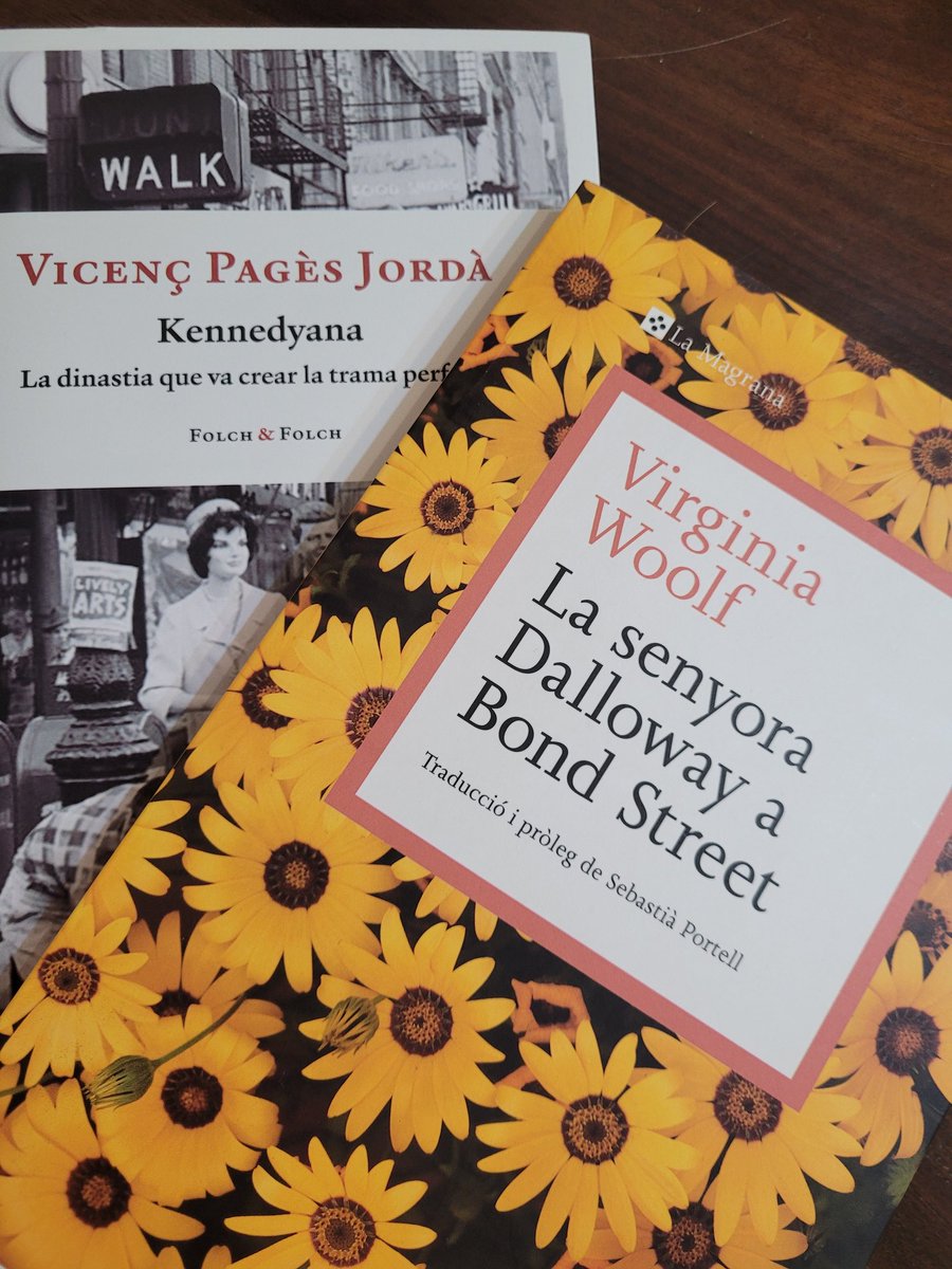 @XiscaPrats @EditorialFolch Havent gaudit de 'Kennedyana' de Vicenç Pagès @EditorialFolch comprat a Llibres Ramon Llull ara toca 'La senyora Dalloway a Bond Street' amb pròleg i traducció @sebastiaportell amb @La_Magrana comprat a Llibreria Quart Creixent. I demà és dilluns. Massa bones lectures pendents.