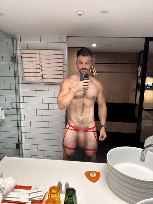 Anyone want some merch? https://t.co/PIn3QYK4mI 😍🎉 Also unblurred pic on https://t.co/FvOngl49QJ 🫣🤤 #fitness<a href="/tag/fitness"class="tags"><span>#fitness</span></a>