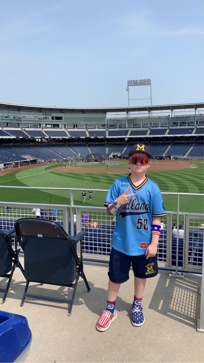 DRebTaylor's tweet photo. Good times for #TheMidget at the #cws #CWS2023 #CWSOmaha https://t.co/KeFW8rfjvi