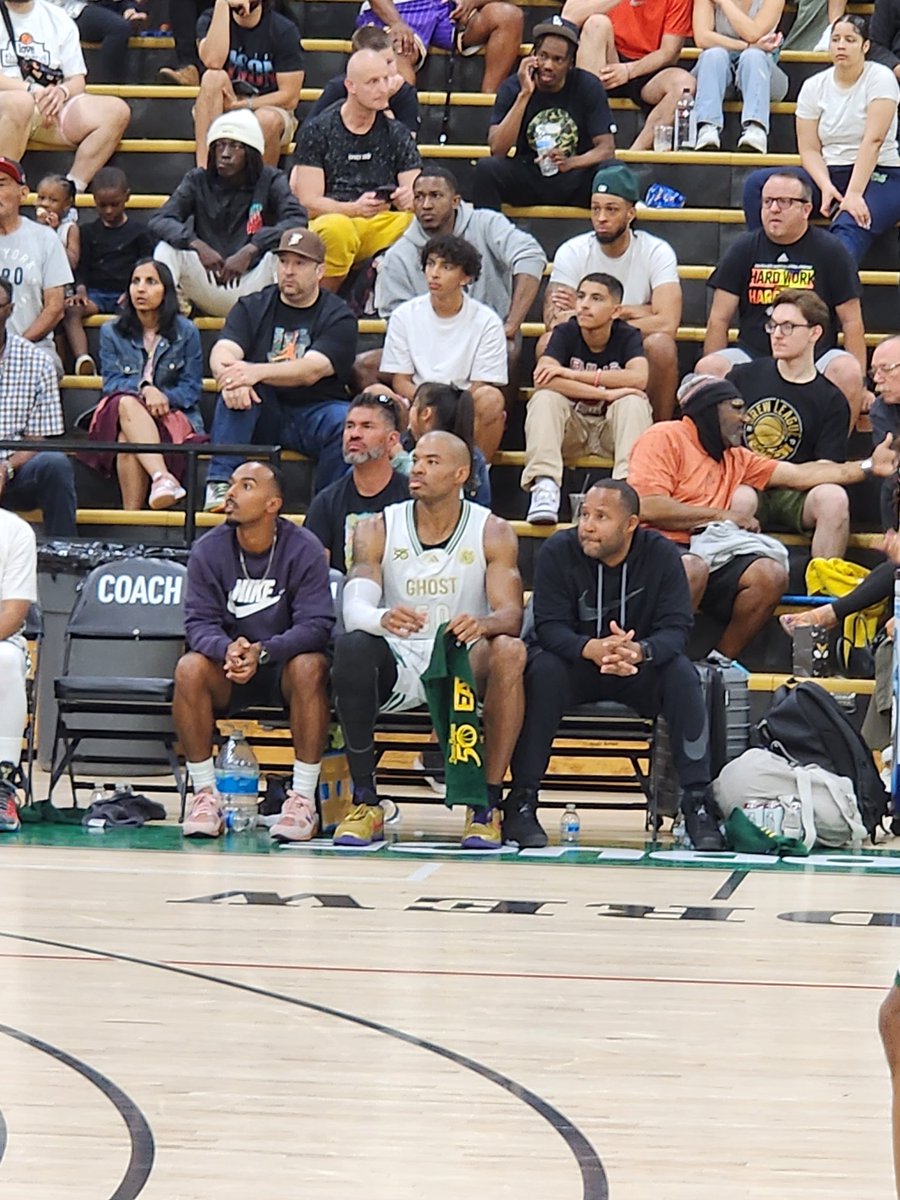 I spy with my little eye former NBA player, Corey Maggette on the bench here at #drewleague2023 on Team Ghost.