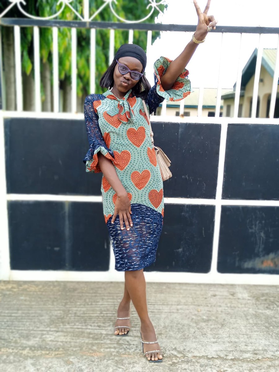 Yettybee2's tweet photo. Celebrating Father's Day with my Love patterned Ankara....๐๐ค๐
#FathersDay2023
#sunday
#jesusbabe https://t.co/fa8Akc4Ara