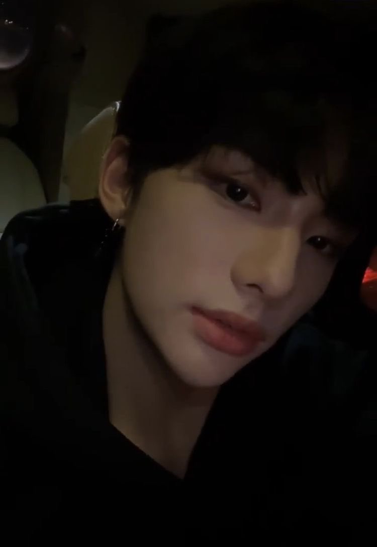 hanjivrse_'s tweet photo. hiiii im luna !

im looking for interactive mutuals!
- they/she/xe 05 liner
- ults : skz itzy ateez txt
-any fandom welcome
💌 https://t.co/d8VWdT00yX

♡ / ↺ are appreciated! 
#kpoptwt #stantwt https://t.co/8m6GwbDOys