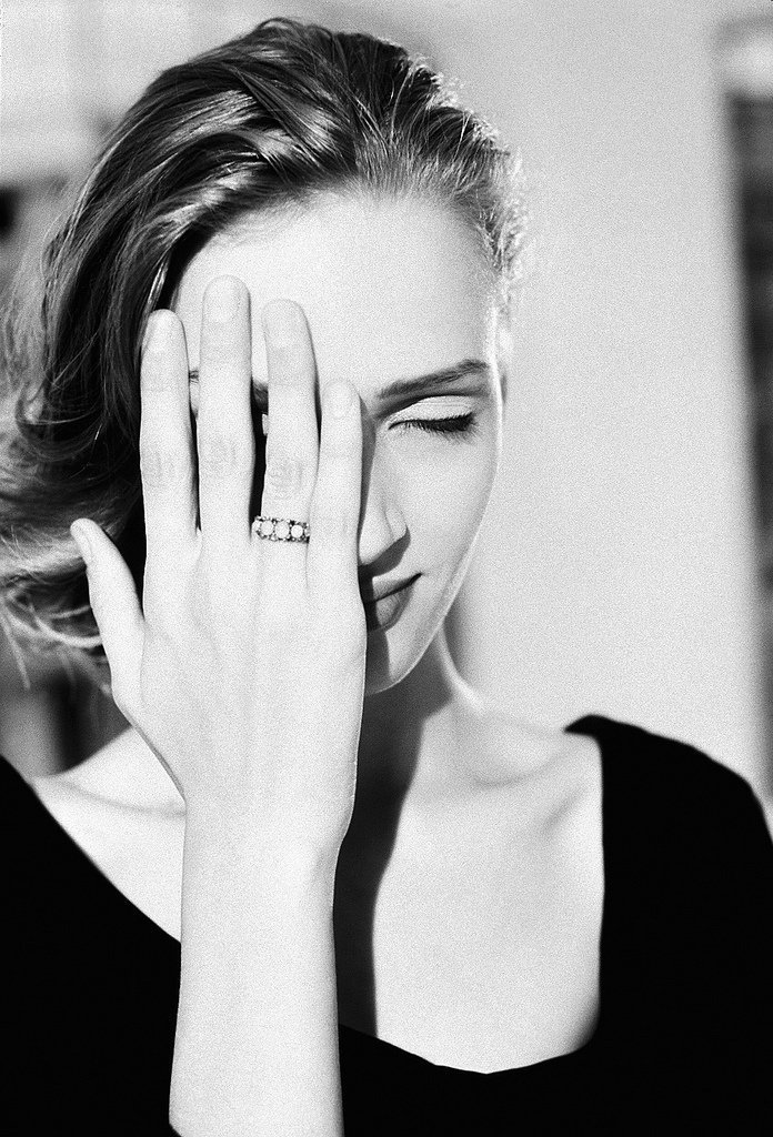 Uma Thurman 1990 Photo credit: Michel Haddi