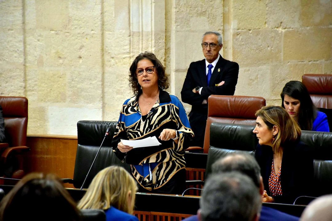 DiarioHuelva's tweet photo. ➡ EN PORTADA | Un duro informe médico denuncia el "drama" y la "falta de humanidad" que se vive ya a nivel sanitario en #Huelva @SaludConsumoHu https://t.co/HsJylXXaN0 https://t.co/mhJRI2aCpO
