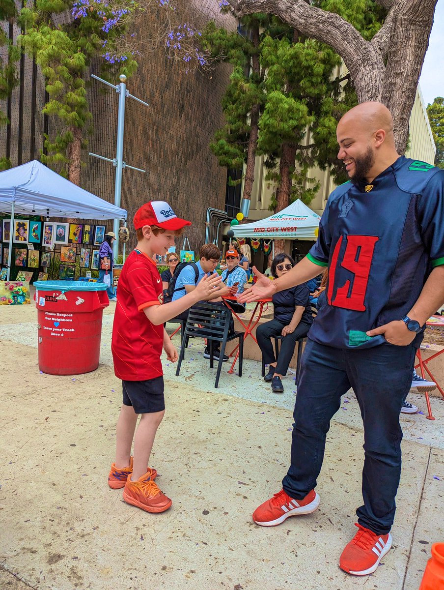 ib2_real's tweet photo. It was amazing to join the Mid City West Neighborhood Council for their annual Juneteenth event.

Also ran into my guy Ezra. His 4th grade class came to visit in Sacramento just a few weeks ago. 

There’s a lot of love and solidarity in the Community. https://t.co/n0kqZDhGG2