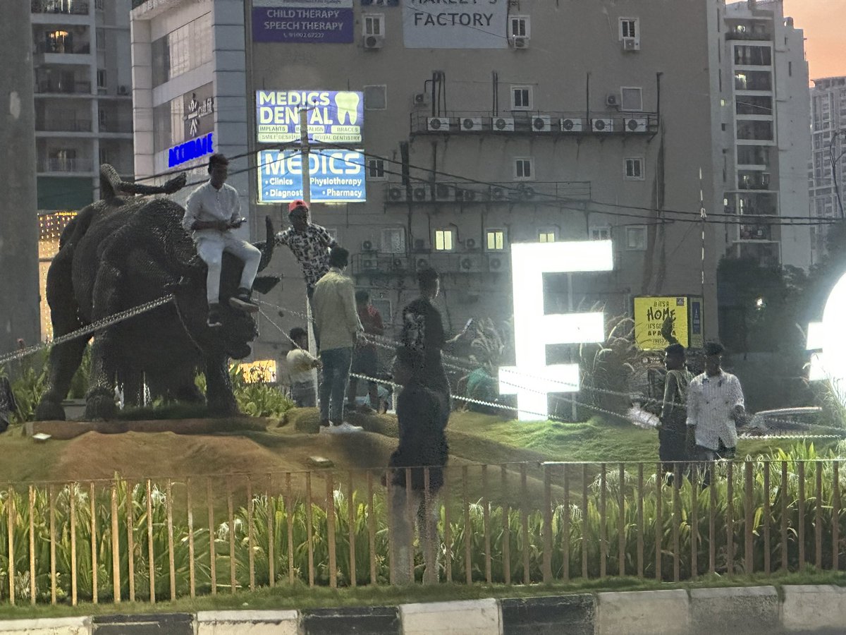 sag_reddy's tweet photo. @KTRBRS Bayya you have invested soo much near Nanakramguda circle. This is the daily situation.If we don’t have a guard , they will break even the chains. Chains are being used as swings. Can we do something @GHMCOnline, will look for response. #needs public parks. https://t.co/5yedBqmA0n
