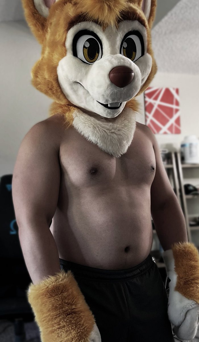 Fusanoshin's tweet photo. Happy that I'm at the point where I can feel big just standing (and only getting bigger ^^)

📷-@TheSquidLaunch 
#sqrlprogress https://t.co/UA9X79LWmO