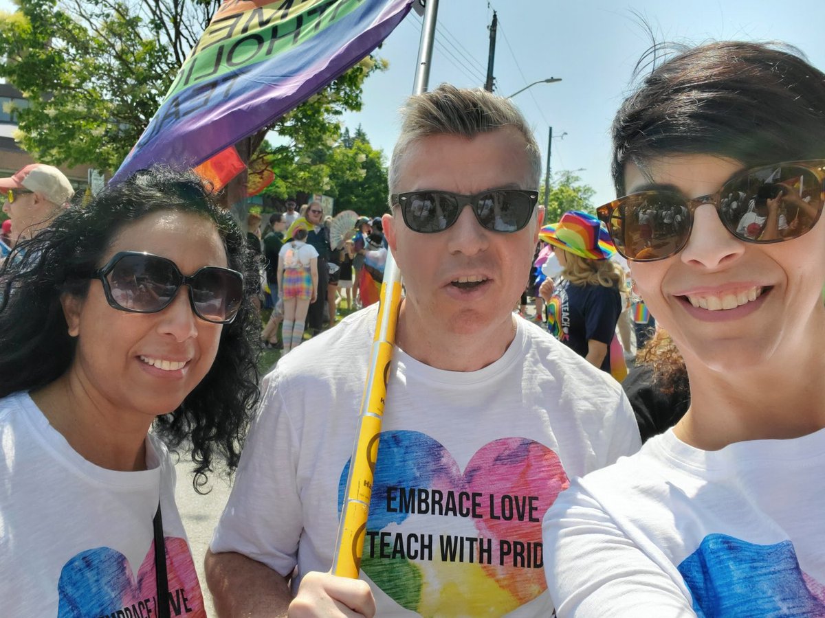 TECT951's tweet photo. TECT proud to join our colleagues ⁦@YorkOECTA⁩ ⁦@YorkPride⁩ this weekend to celebrate diversity and inclusion #2SLGBTQI + https://t.co/NiVtKhMXHR