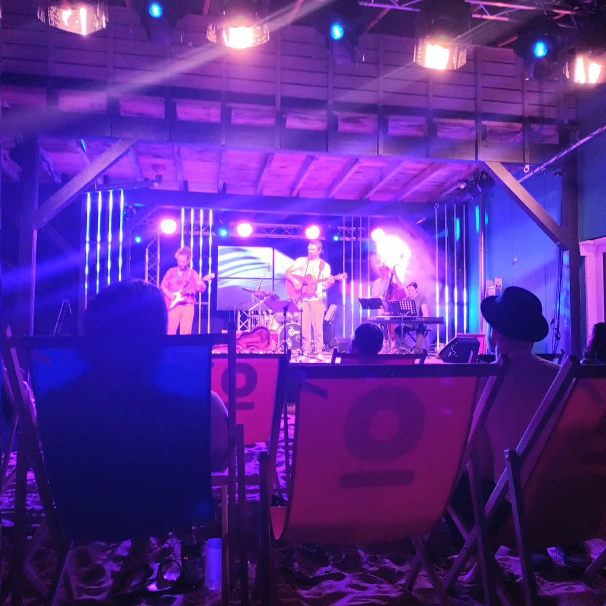 deathentetwitch's tweet photo. Heute war ich auf einem Konzert von Voice of Germany Teilnehmer Oscar Ivo Ackermann und seiner Band Ozzbert. Es war ein sehr nicer Abend #musik #openairconcert #ozzbert https://t.co/SoA3jVsUHD
