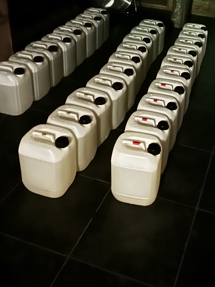 Early night tonight.  Our team has a 3000 cocktail serve on Monday for <a href="/JesusCollegeCam/">Jesus College</a> for #jmb23

Here’s a little of the prep’