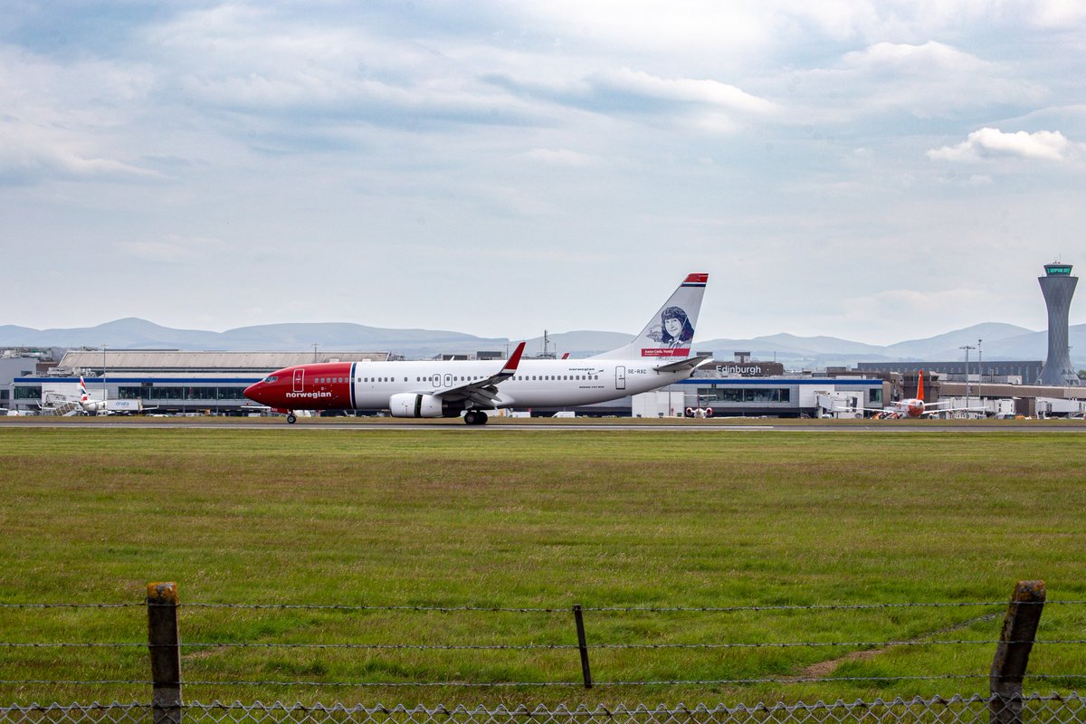 C15Leslie's tweet photo. Edinburgh  Airport https://t.co/djMG2fp270