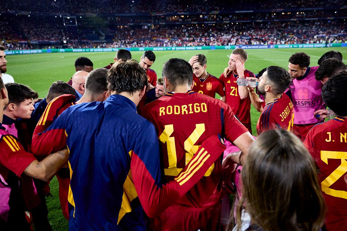 tjcope's tweet photo. 🇪🇸🇪🇸🇪🇸ESPAÑAAAAA CAMPEONAAAA DE LA NATIONS LEAGUE!!!!! ¡¡¡CAMPEOOONEEEES!!! ¡¡¡VIVA ESPAÑAAAA!!! ¡11 AÑOS DESPUÉS CAMPEONEEES!!!

😱PENALTIS

Gol de Españaaaaa!!!! Gol de Carvajaaaaaaaaaaaaaaaaal!

🇭🇷CRO✅✅✅❌✅❌
🇪🇸 ESP ✅✅✅✅❌✅

⚽️Final del partido: CRO 0 - 0 ESP
➡️Final
#NationsLeague