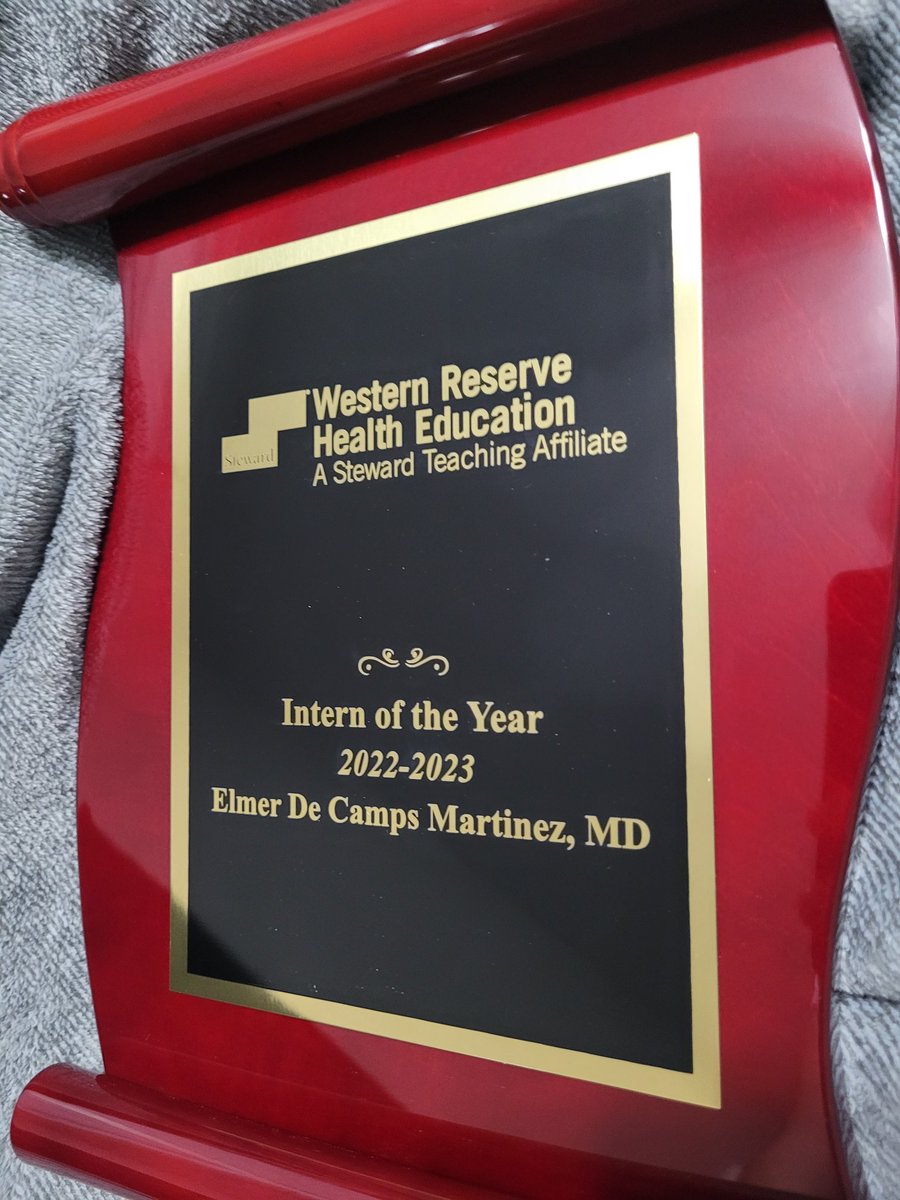 ElmerDeCamps's tweet photo. Graduation Ceremony 2023, thanks everyone for thinking highly about me. #InternOfTheYear #WRHE #Ohio #CardioTwitter #InternalMedicine @IM_WRHE @NEOMEDedu https://t.co/rppX1Hgt3v