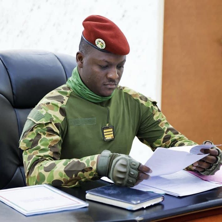 baldethierry2's tweet photo. Sankara is back !!! https://t.co/leqURoI90B