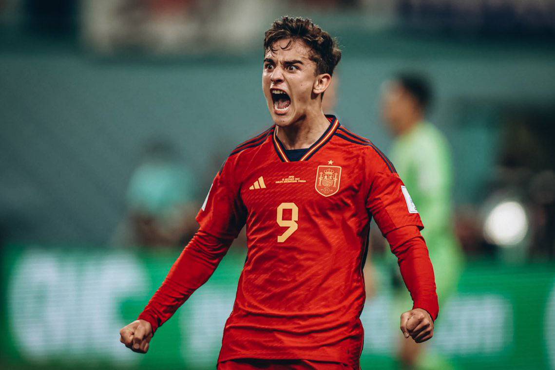 Gavi is the 𝐲𝐨𝐮𝐧𝐠𝐞𝐬𝐭 player in Spain's history to win an international title! 💎🇪🇸