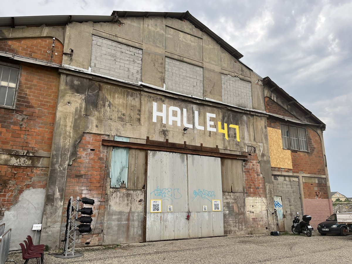 MSophieCalot's tweet photo. Quelle audace ! Orphee et Eurydice   dans une friche industrielle à Bordeaux- Floirac !
Choeurs, orchestre et solistes nous entrainent dans un tourbillon musical . 
Un public nouveau, jeune, une folle gaité👏🏻@RaphaPichon 
 Pulsations, festival inédit soutenu par @FondationOrange https://t.co/coH8gAYryn