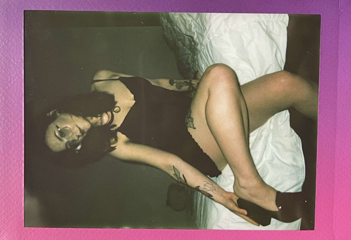 cherryfunk111's tweet photo. #polaroid #sellingcontent https://t.co/RSGsjDUigN