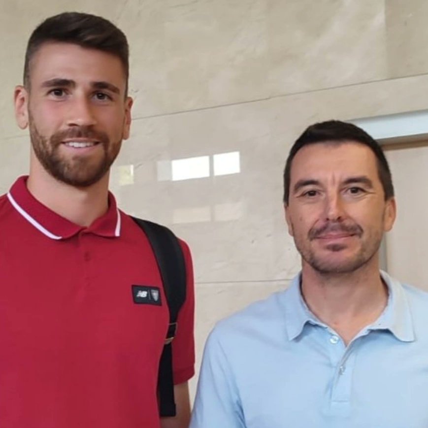 DlaRosaFC's tweet photo. 11 años después la Selección gana un nuevo título, la Nations League. Pieza clave en la tanda de penaltis ha sido Unai Simón. https://t.co/eFaaCCl2Es